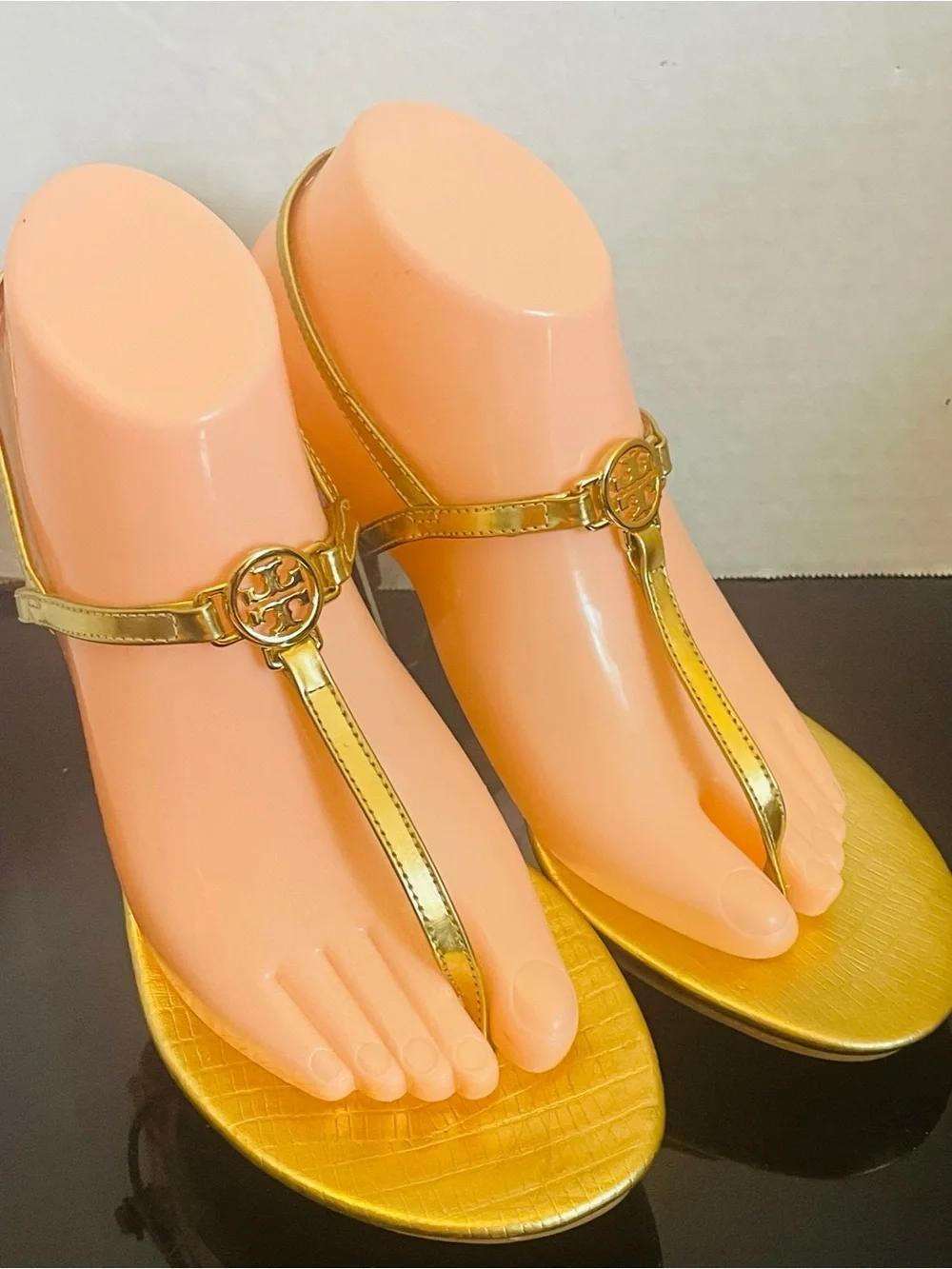 Tory Burch T-Strap  Metallic Gold Leather Heeled Sandal Women’s SZ 7.5